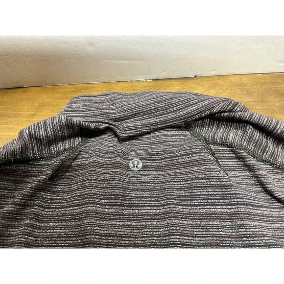 Lululemon Men's Surge Warm Quarter Zip Pullover Performance Purple Heather M - Picture 8 of 8
